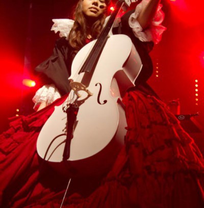 Kanon Wakeshima : chanteuse et violoncelliste japonaise